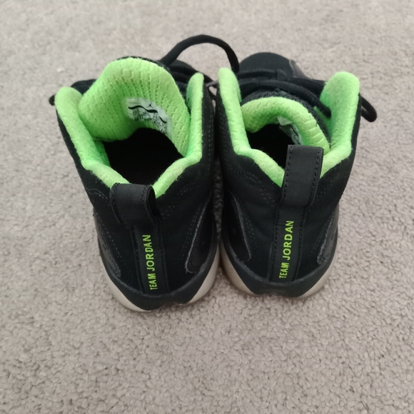 KID'S JORDAN JUMPMAN TEAM 11 PREM Size 12C - Picture 4 of 6